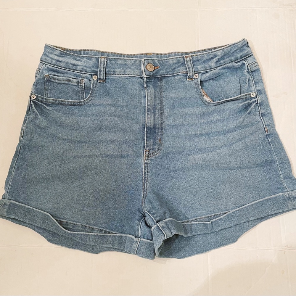 American Eagle Mom Jean Shorts